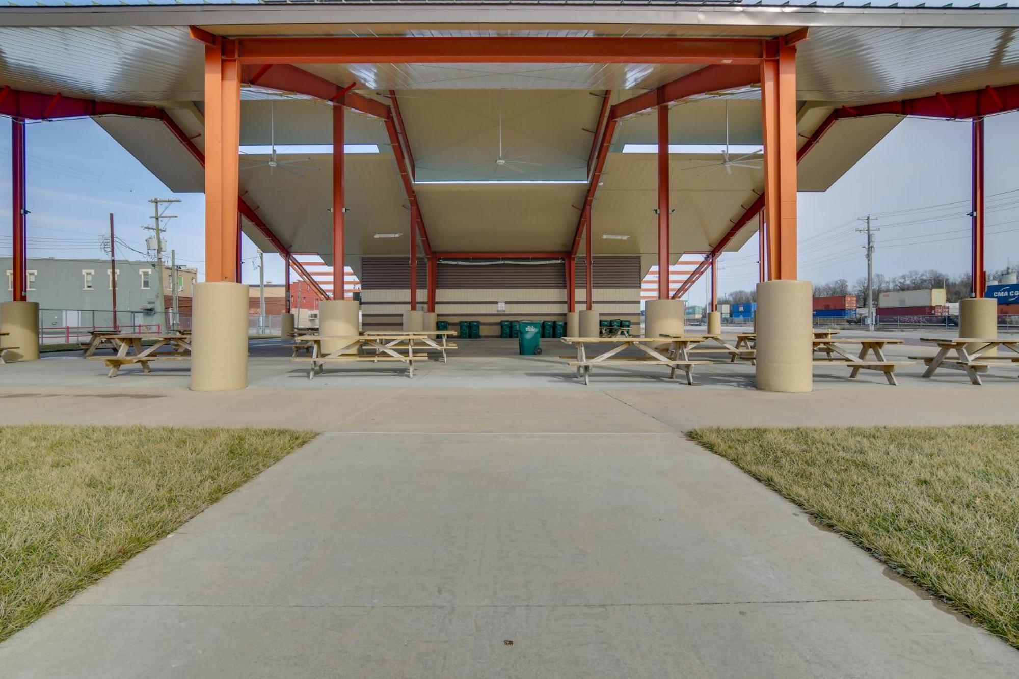 Dtwn Loft In The Heart Of Monett Pets Welcome! Exterior photo